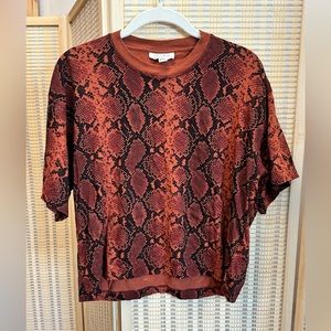 Boxy orange/red snakeskin crop tee